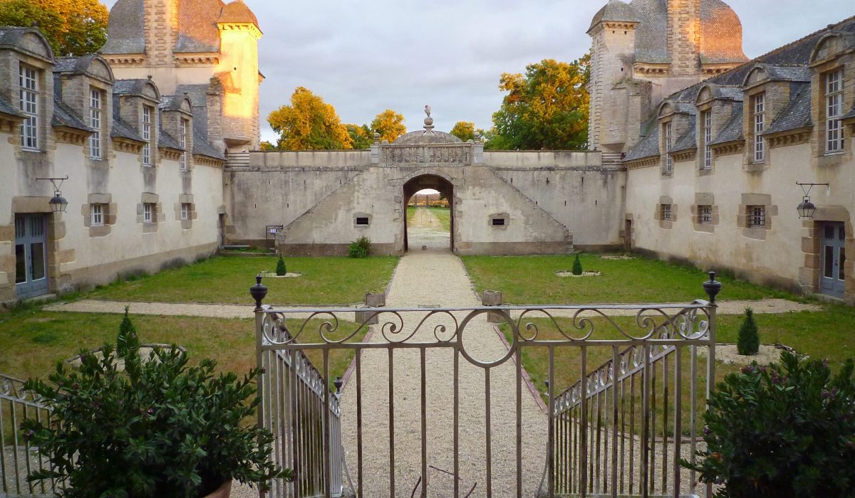 303713381_200275955679719_4499713116733474814_n