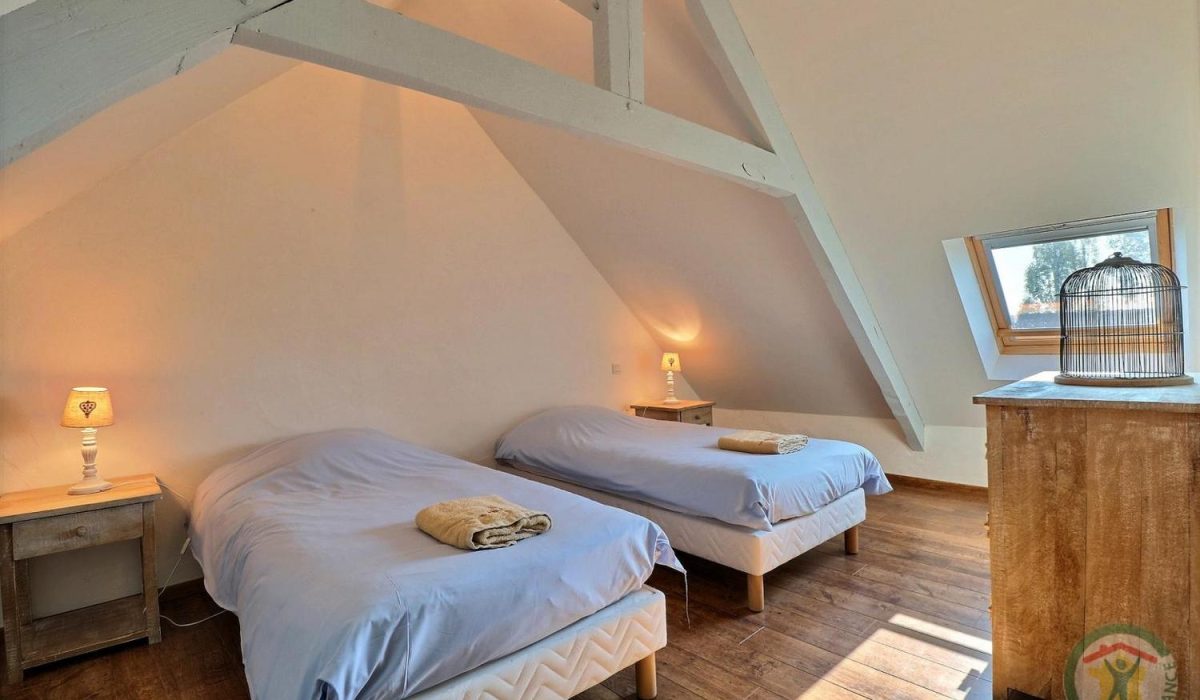 387059-12-35G122351-b57c43e904a8393e39795757adef1298