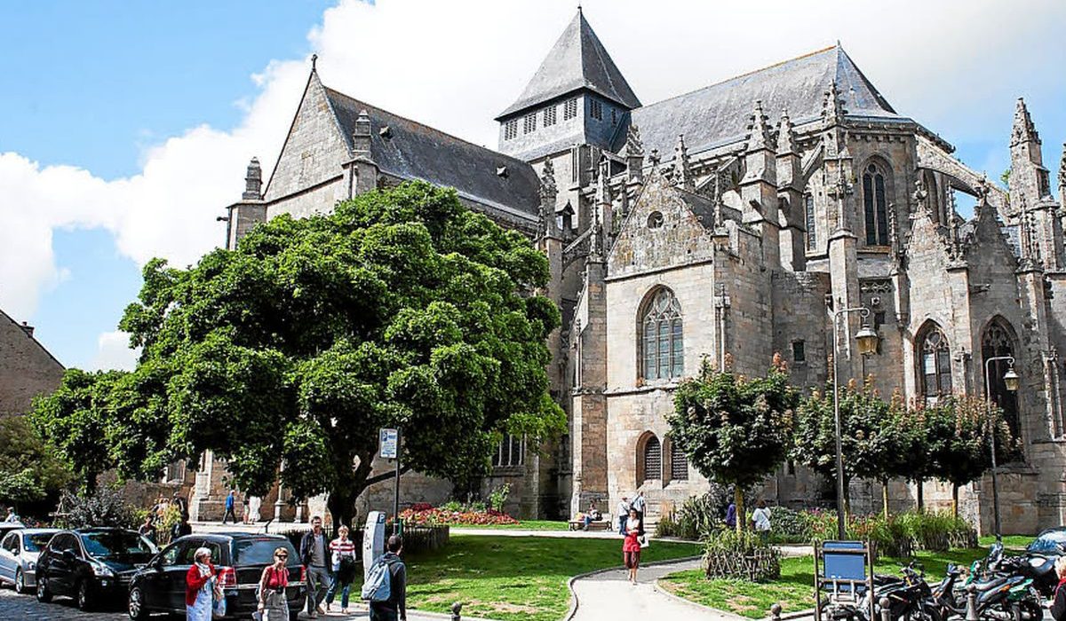 PHOTO EMMANUEL SCHMITT / LE TELEGRAMME. DINAN (22) : L'église Saint-Malo à Dinan