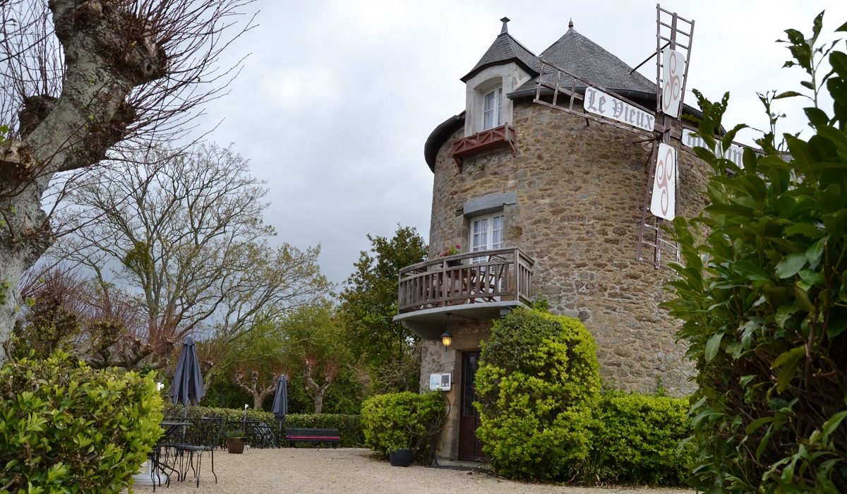 Hotel-du-Vieux-Moulin-ST-JACUT-2017-3