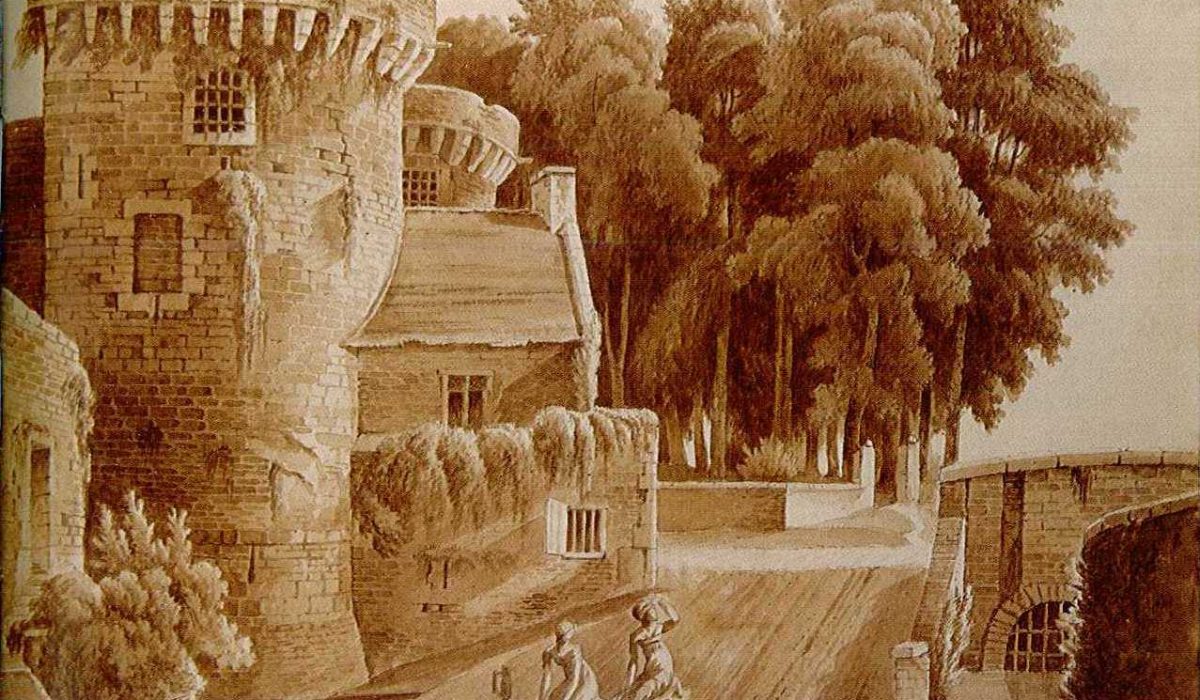 Porte-de-Brest-Placis-Doré-FAdu-Petit-Bois