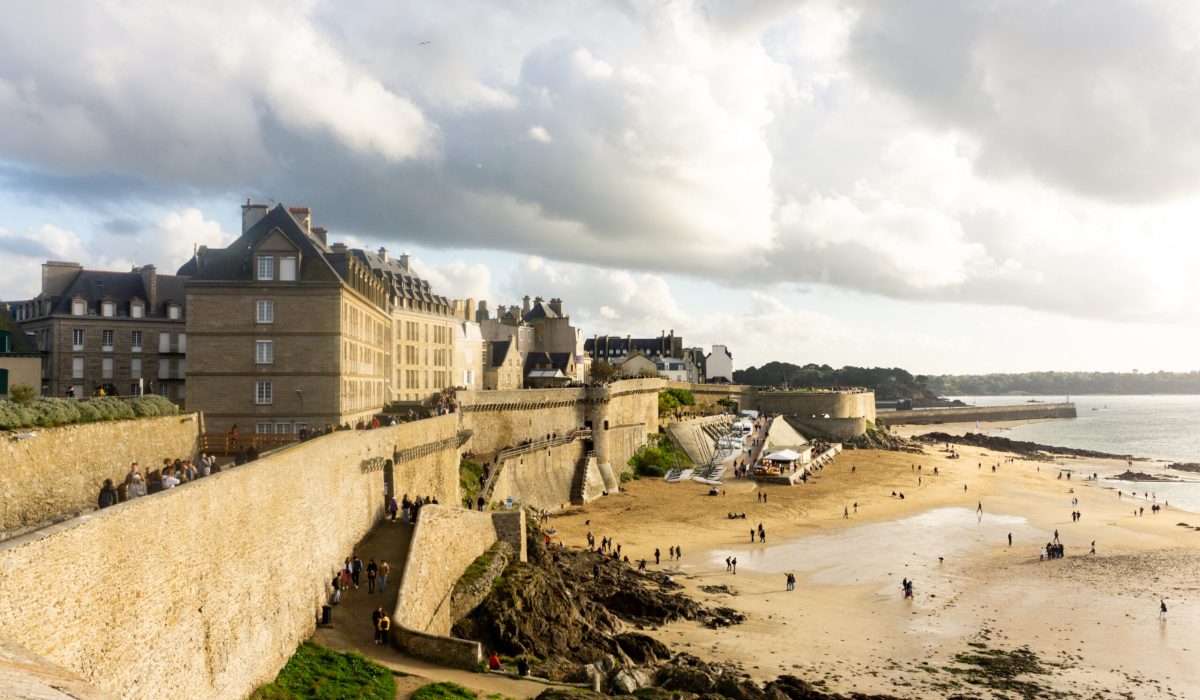 les_remparts_de_saint_malo-scaled