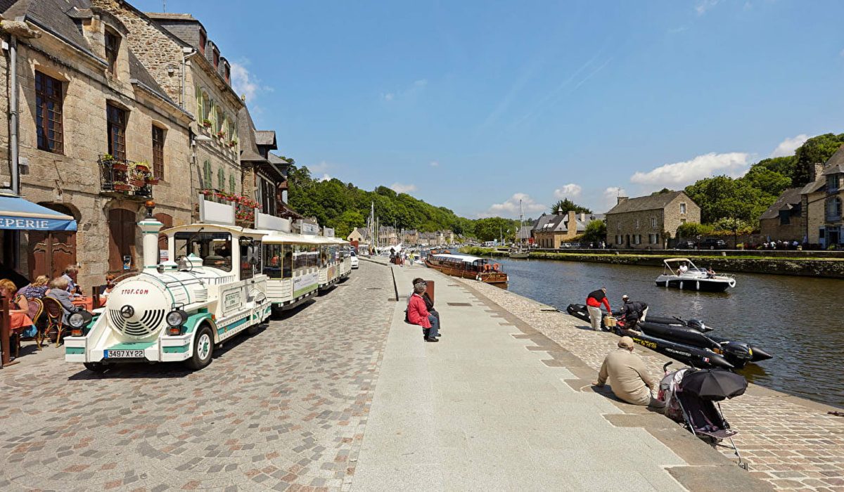 petittrain-port-dinan-062014-alexandrelamoureux-e1660055888499-1600x900