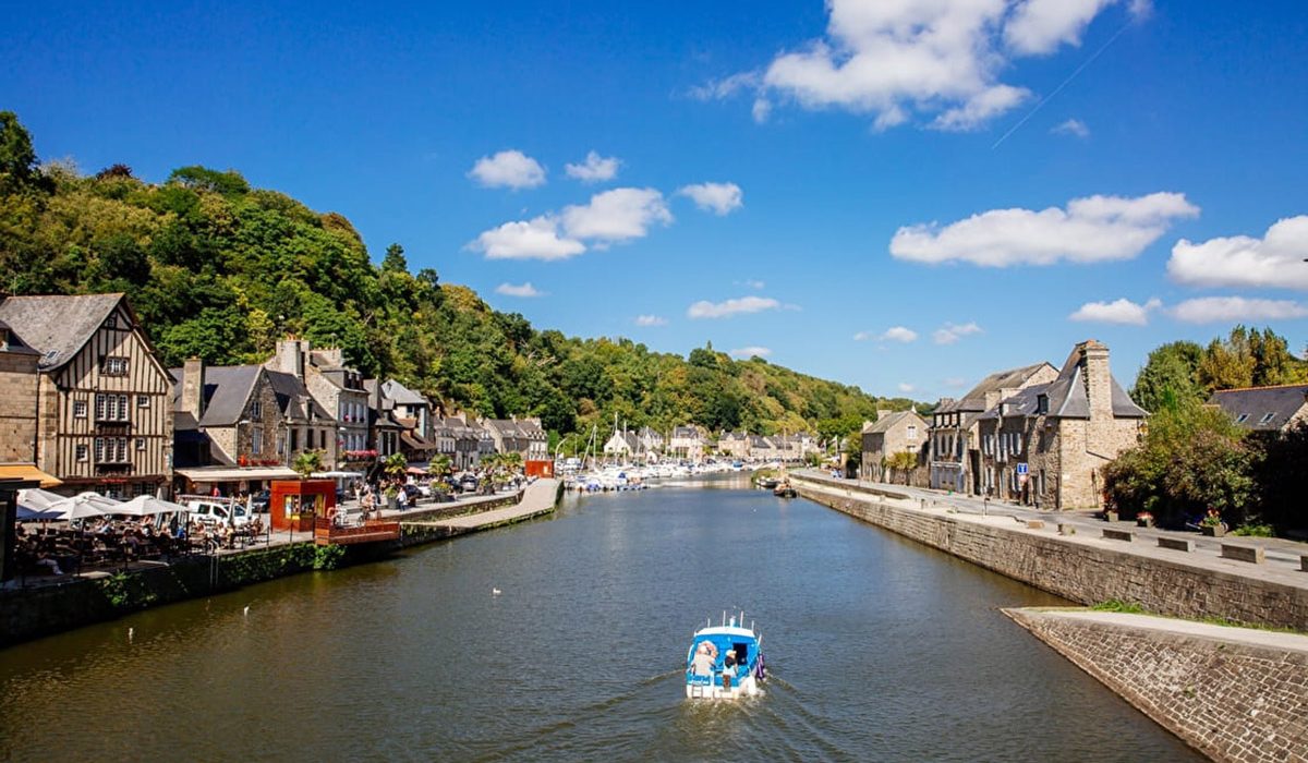 port-bateau-sans-permis-dinan-2019-agence-les-conteurs-147-1120x680