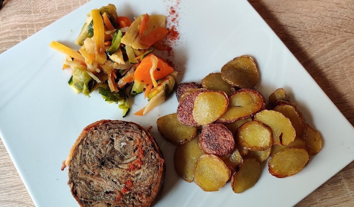 r5f6-Le-Saint-Louis-restaurant-en-centre-ville-de-Dinan-repas-de-groupe-meals