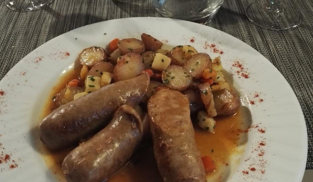 rdd3-Le-Saint-Louis-restaurant-en-centre-ville-de-Dinan-repas-de-groupe-dishes-2022-10