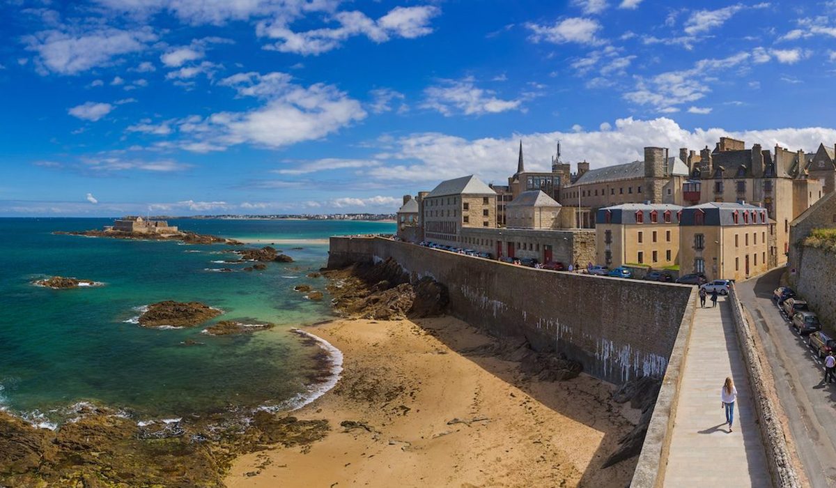saint-malo-rempars-plage-mer-e1649790483670